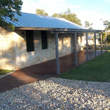 Breezy Hills Cottages - Hill Top Cottage Fredericksburg Exterior foto