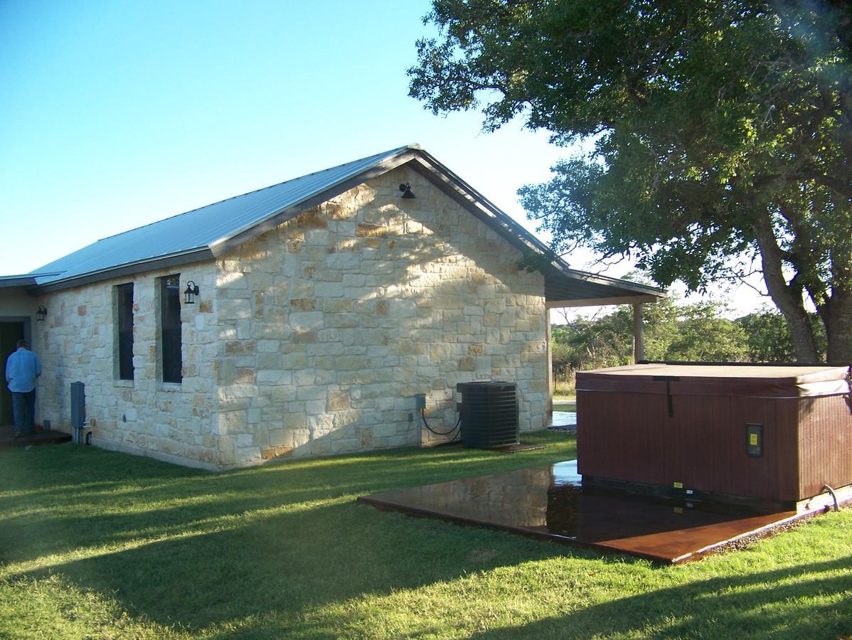 Breezy Hills Cottages - Hill Top Cottage Fredericksburg Exterior foto
