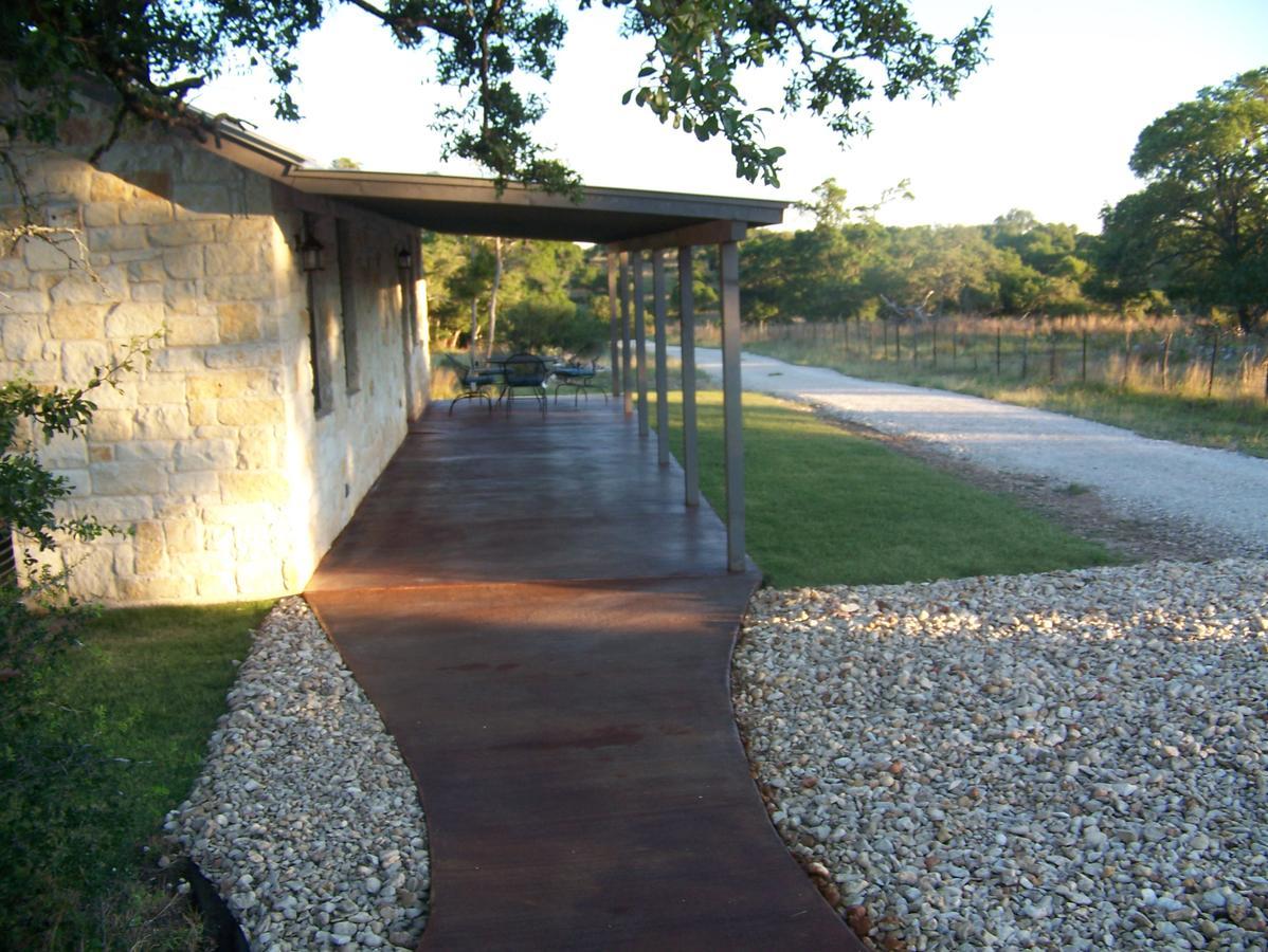 Breezy Hills Cottages - Hill Top Cottage Fredericksburg Exterior foto