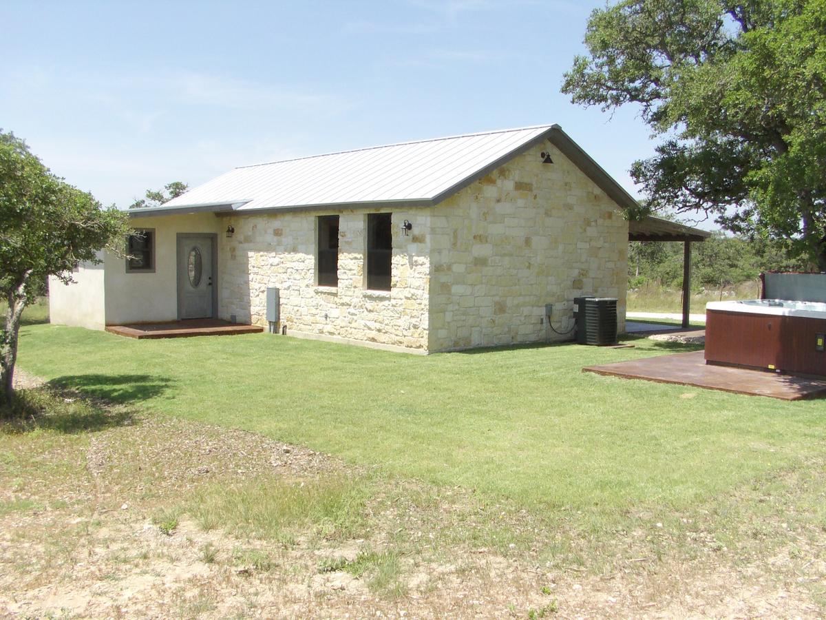 Breezy Hills Cottages - Hill Top Cottage Fredericksburg Exterior foto