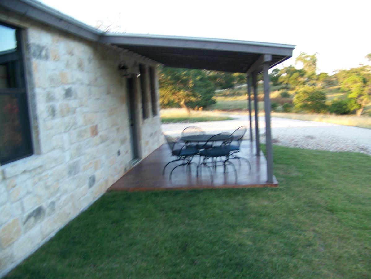 Breezy Hills Cottages - Hill Top Cottage Fredericksburg Exterior foto